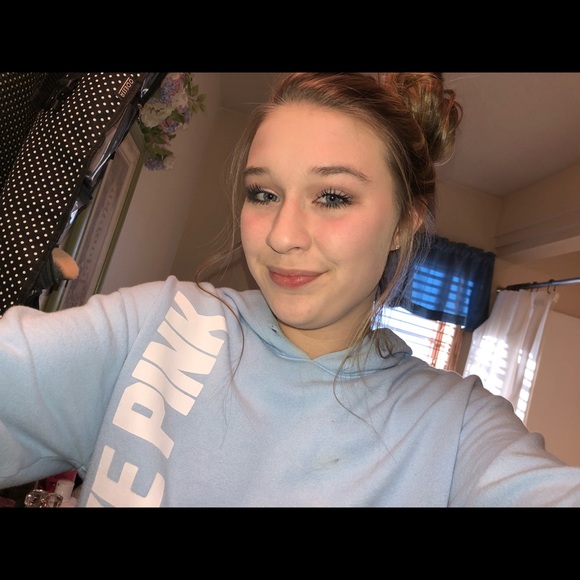 Meet your Posher, Cassidy - Picture 1 of 1